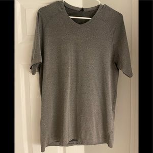 Lululemon Metal Vent Tech V neck Size M